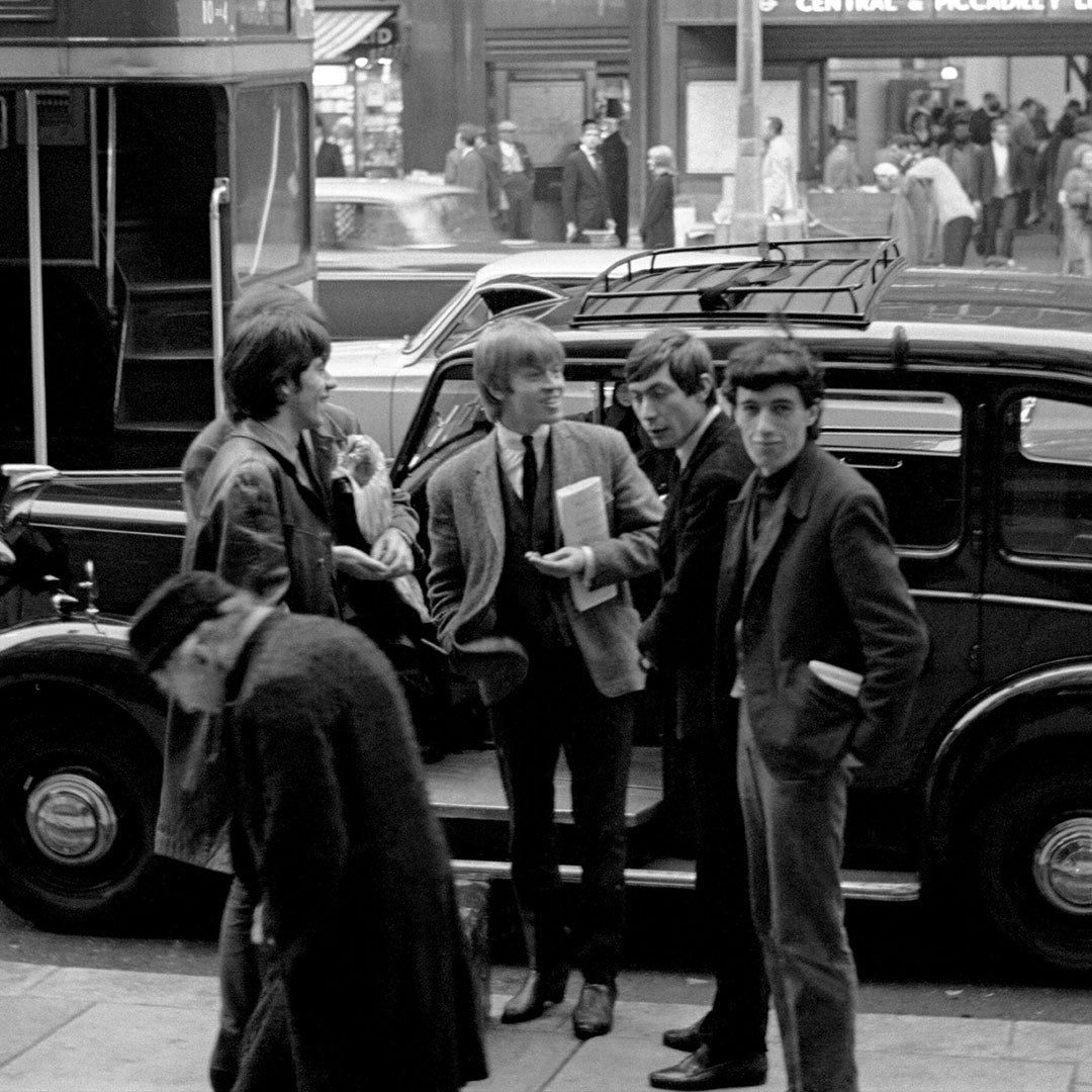 About Rolling Stones Unseen 2025 image showing art on the walls