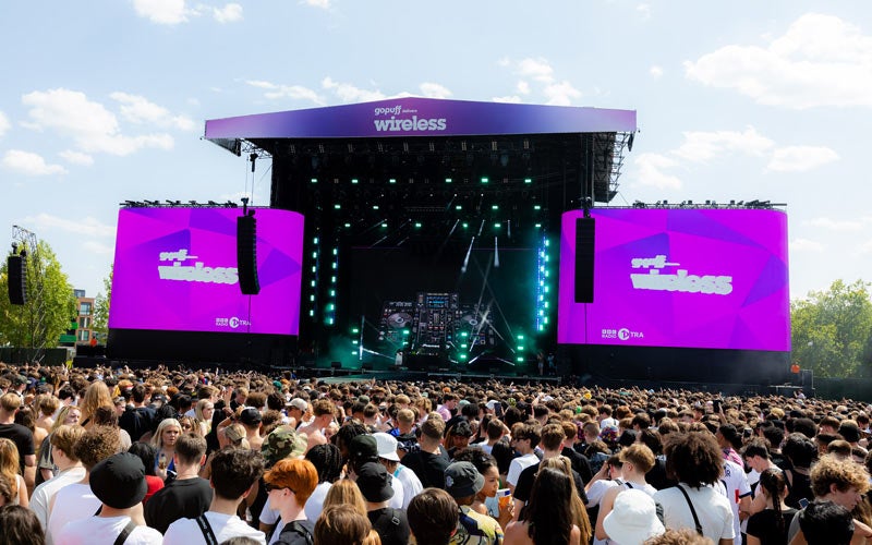 Wireless stage